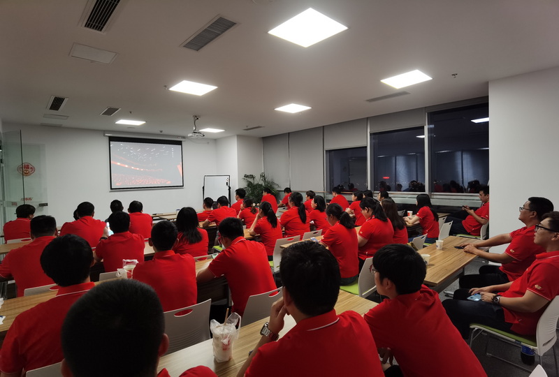 数千人同看一场晚会，，，，中集车辆为中集集团40周年庆生！ - 中集车辆（集团）股份有限公司